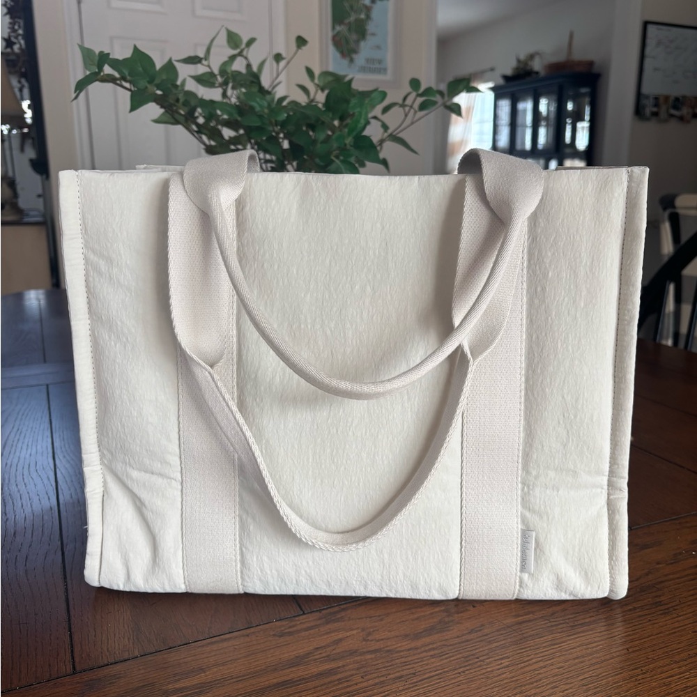 Lululemon Boxy Tote Bag 10L - Picture 3 of 10